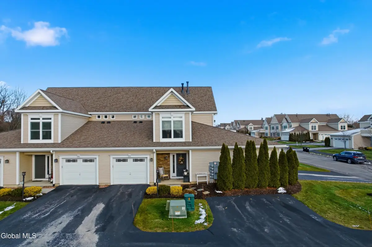 612 Lois Lane, Niskayuna, NY 12304 - Image #1