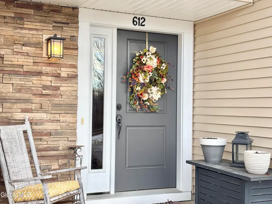 612 Lois Lane, Niskayuna, NY 12304 - Image #3