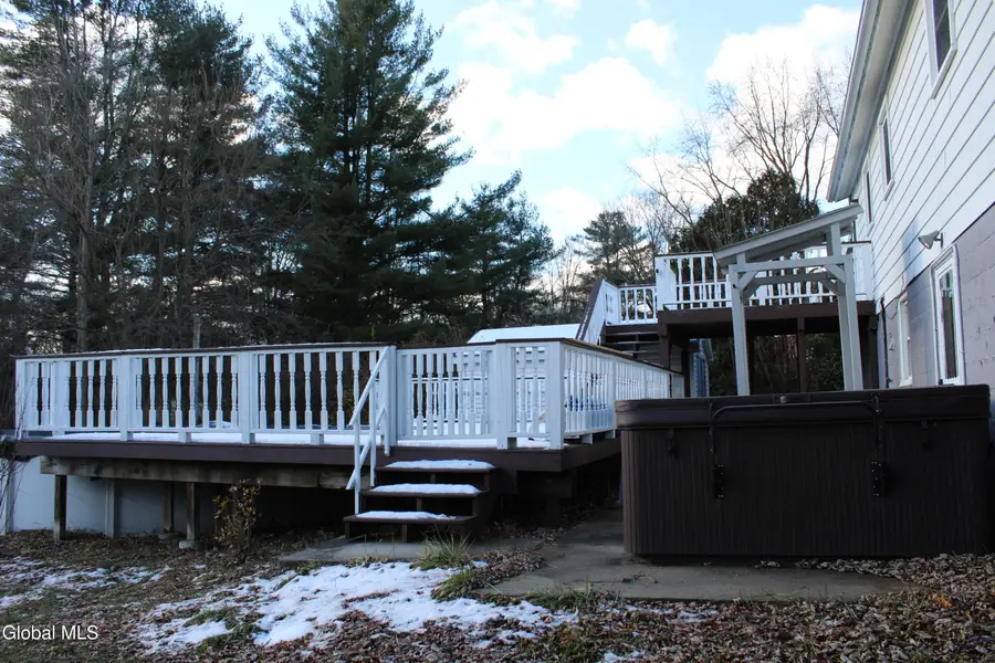 362 Ferris Road, Niskayuna, NY 12304 - Image #3