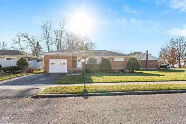 25 Gingerbread Lane, Albany, NY 12208