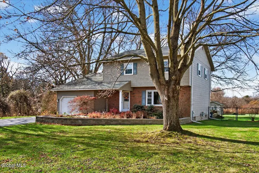 39 University Street, Bethlehem, NY 12158 - Image #2