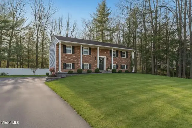 3016 Williamsburg Drive, Guilderland, NY 12303 - Image #1