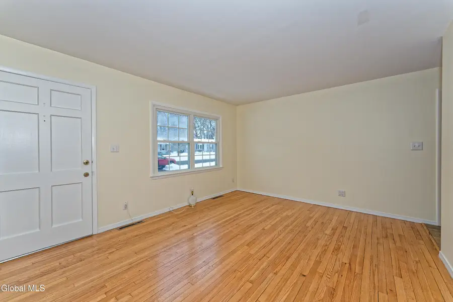 26 Mildred Lane, Colonie Town, NY 12110 - Image #3