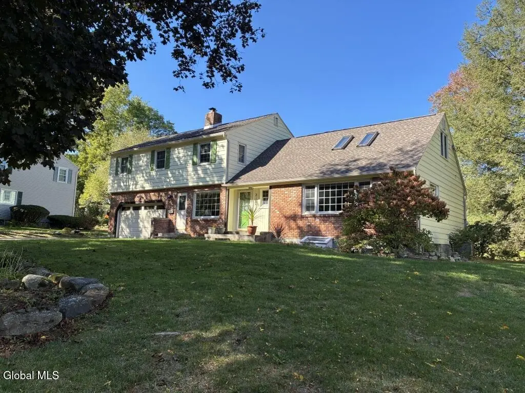 2135 Morrow Avenue, Niskayuna, NY 12309 - Image #1