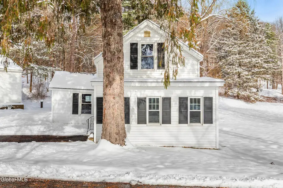 4 Moore Road, East Greenbush, NY 12061 - Image #3