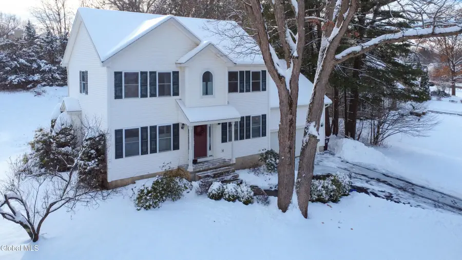 19 Christopher Way, Halfmoon, NY 12065 - Image #3