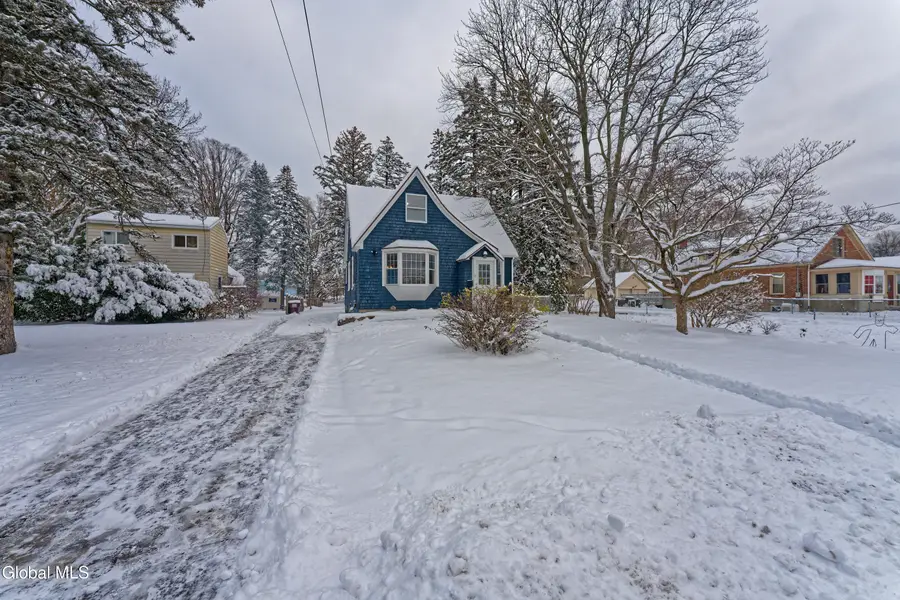 7 Pinehurst Road, Colonie, NY 12205 - Image #2