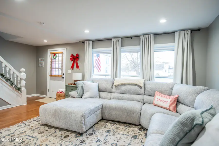 8 Hemstreet Avenue, Schaghticoke Town, NY 12118 - Image #2