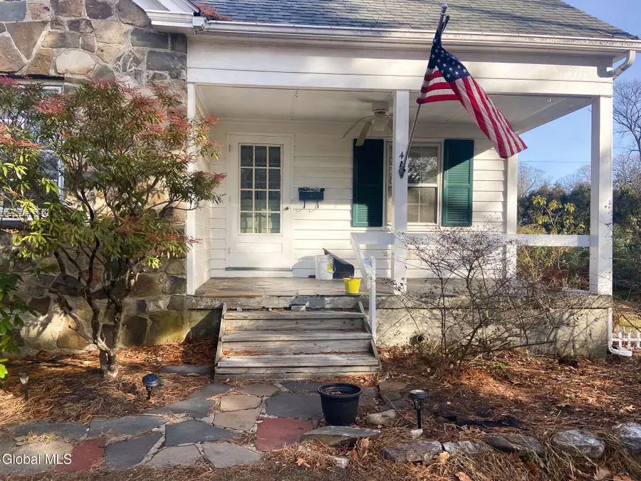 4 Woodridge Road, Bethlehem, NY 12054 - Image #3