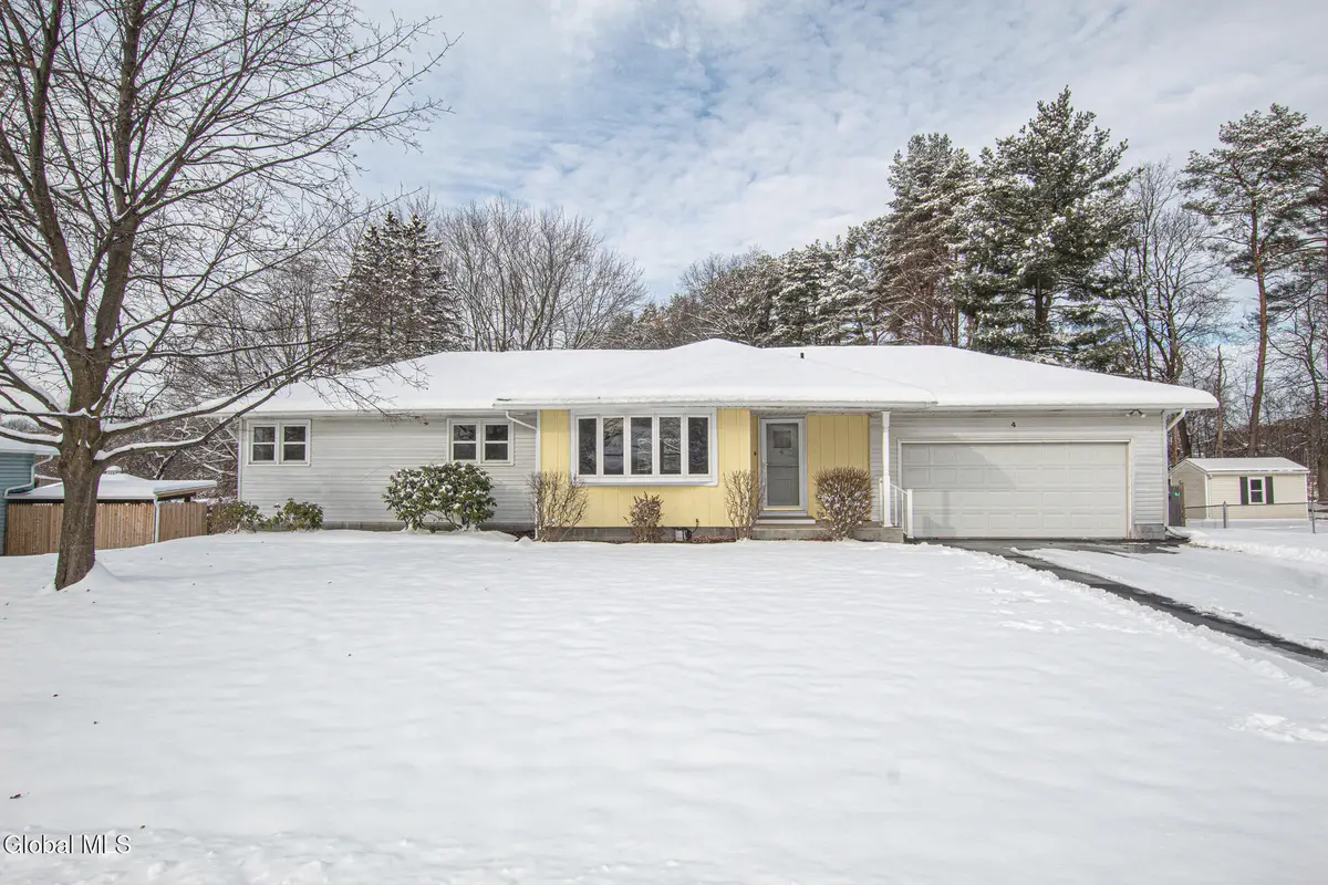 4 Rustyville Road, Colonie Town, NY 12211 - Image #1