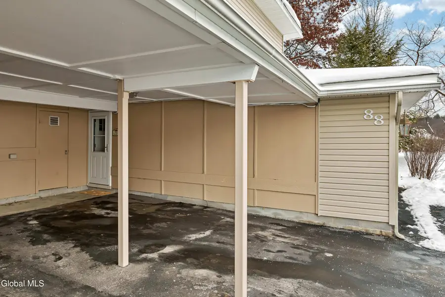 88 Yorkshire Drive, East Greenbush, NY 12061 - Image #3