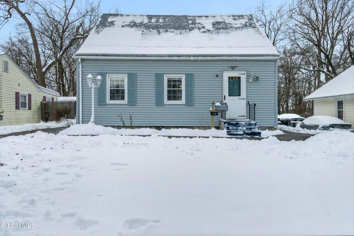 268 E Maryland Avenue, Hampton Manor, NY 12144 - Image #1