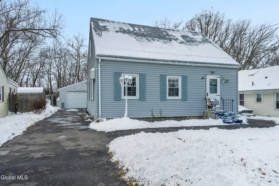 268 E Maryland Avenue, Hampton Manor, NY 12144 - Image #2