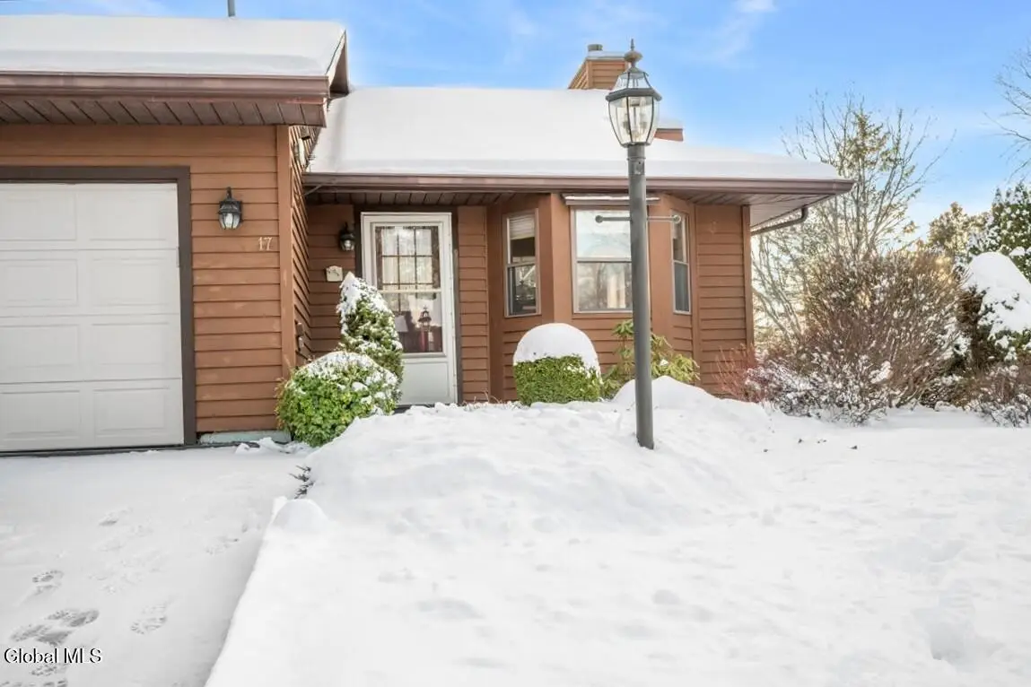 17 Oxford Road, Slingerlands, NY 12159 - Image #1