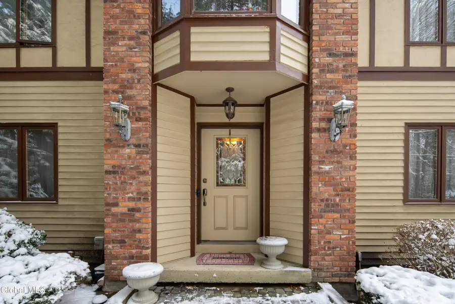 16 Innisbrook Drive, Clifton Park, NY 12065 - Image #3