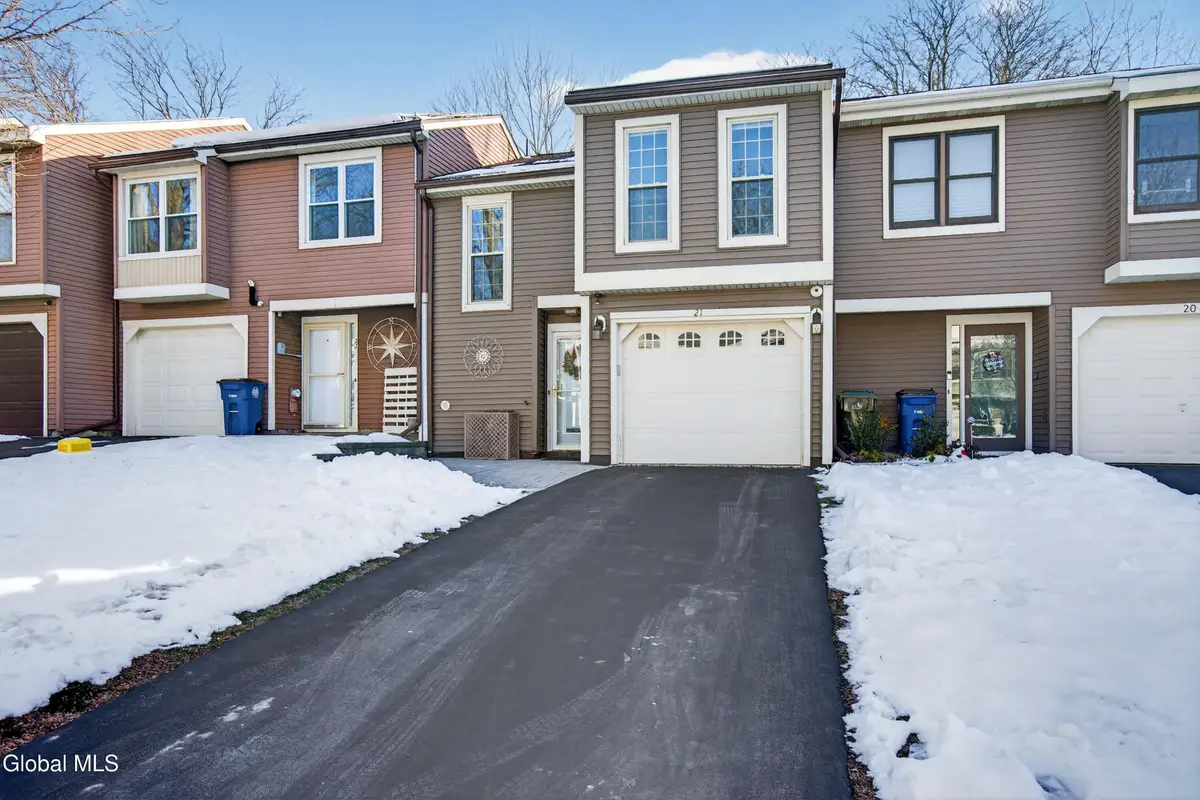 21 Ziemke Farm Lane, Cohoes, NY 12047 - Image #1