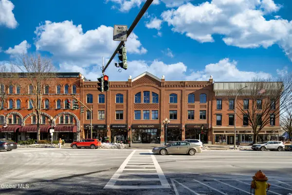 5 Spring Street #APT 404, Saratoga Springs, NY 12866