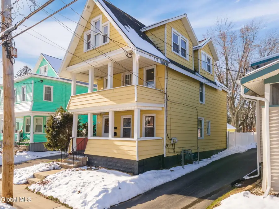 1073 Regent Street, Schenectady, NY 12309 - Image #2