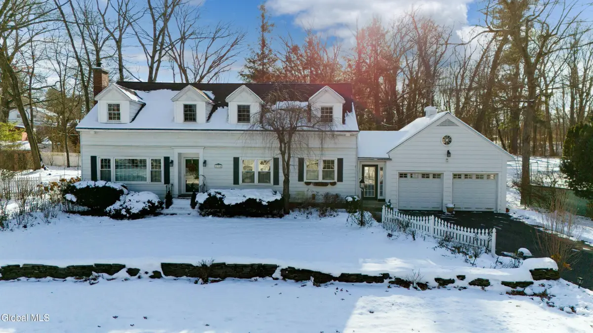 834 Jamaica Road, Schenectady, NY 12309 - Image #1