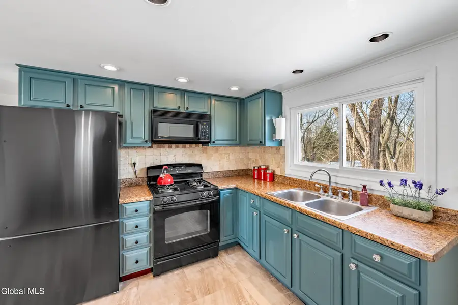 983 Us Route 9w, Bethlehem, NY 12158 - Image #2