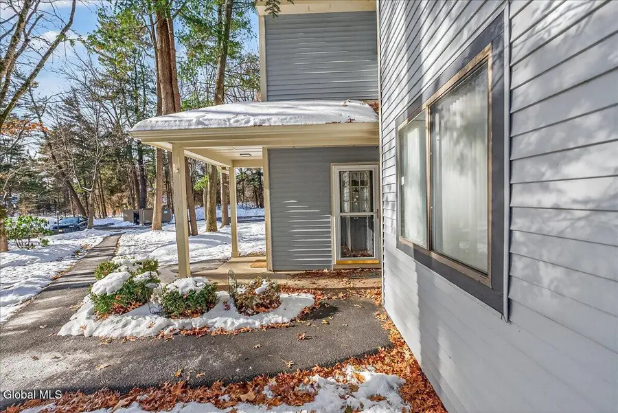 105 Yorktown Drive, Clifton Park, NY 12065 - Image #2