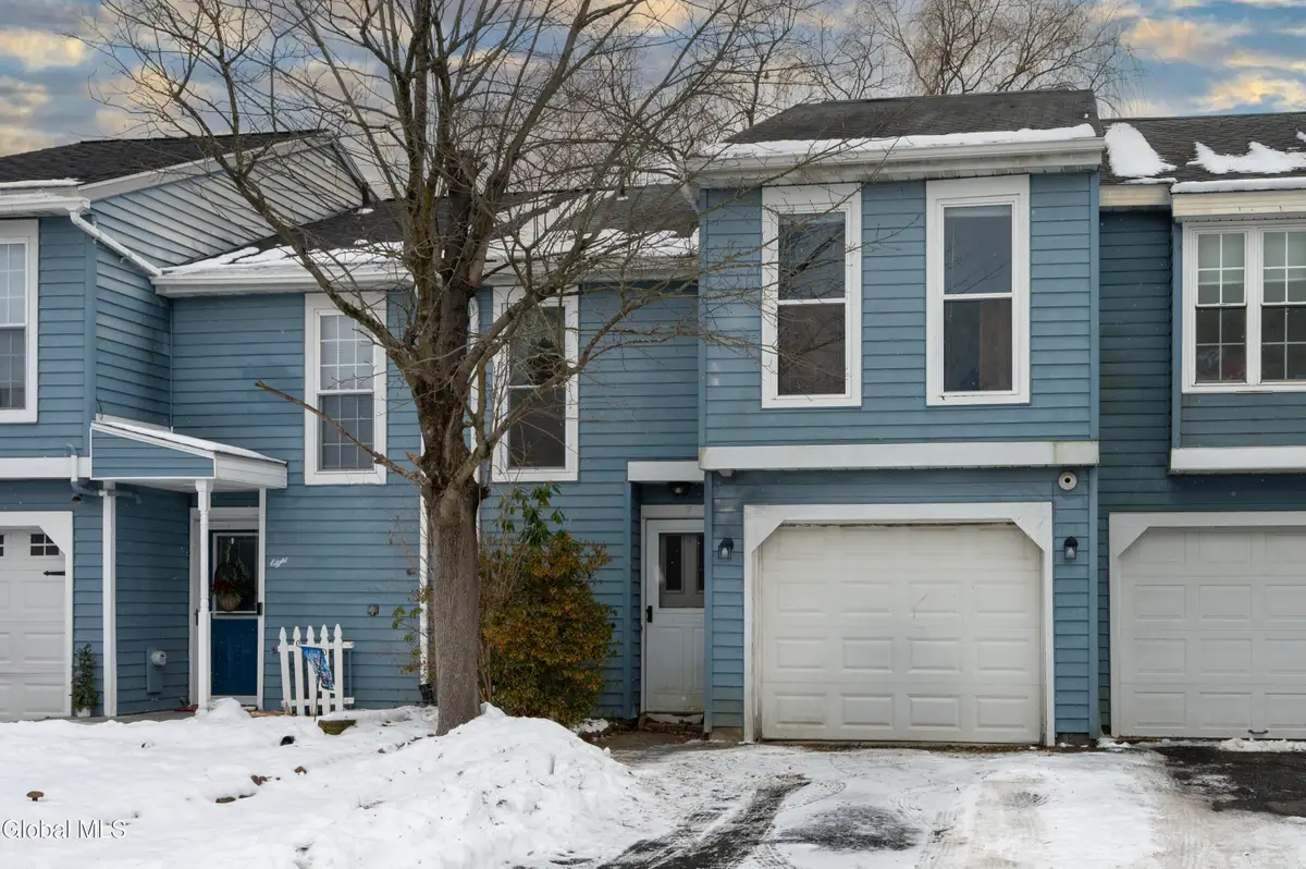 7 Fox Hollow Square, Cohoes, NY 12047 - Image #1