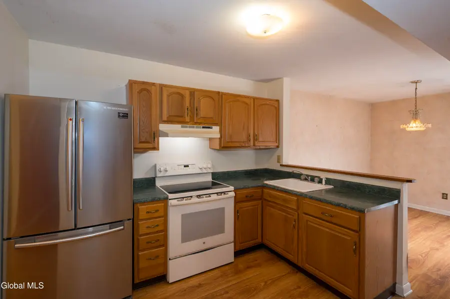 7 Fox Hollow Square, Cohoes, NY 12047 - Image #3