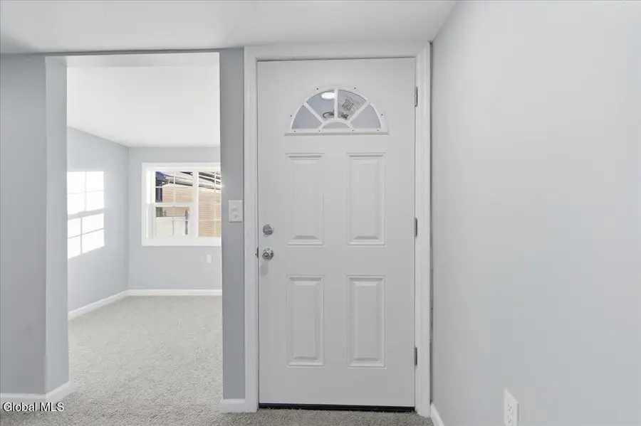 1332 Floral Avenue, Rotterdam, NY 12306 - Image #2