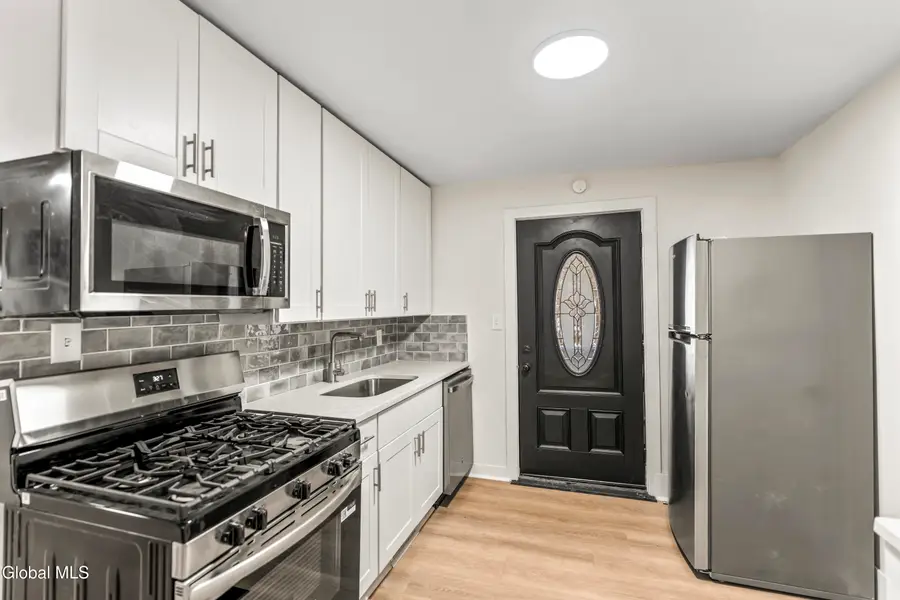 5 Homestead Avenue, North Greenbush, NY 12198 - Image #3