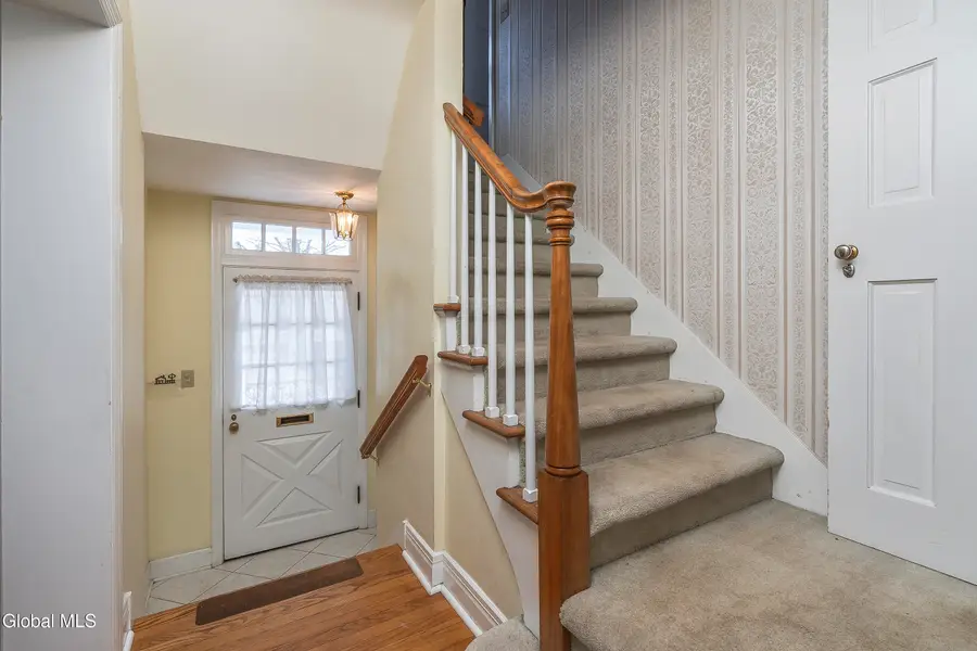 7 Clarendon Road, Albany, NY 12203 - Image #3