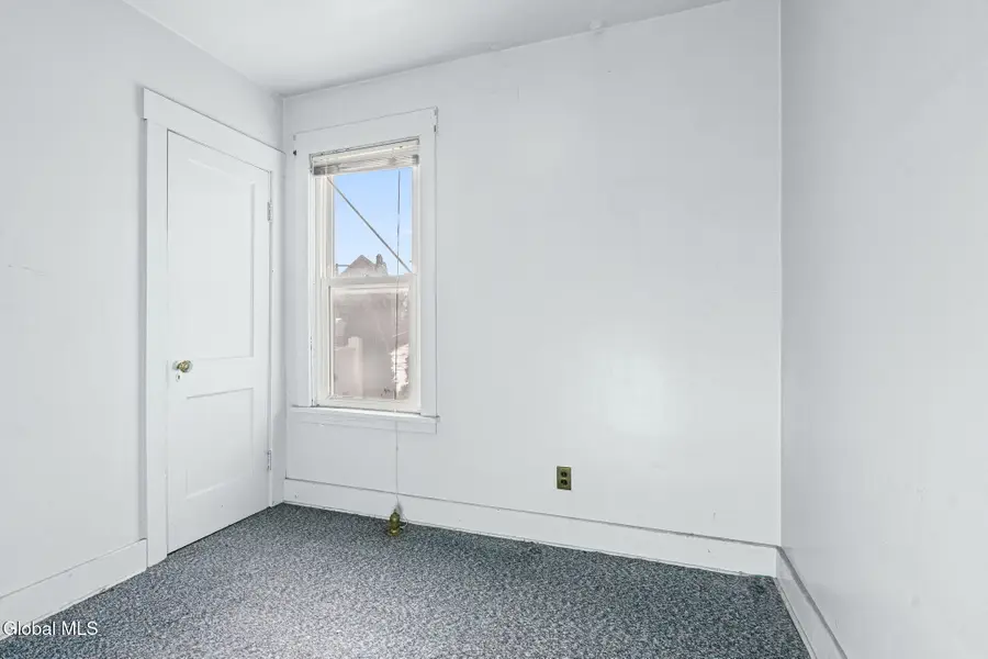 917 Hazelwood Avenue, Schenectady, NY 12306 - Image #3