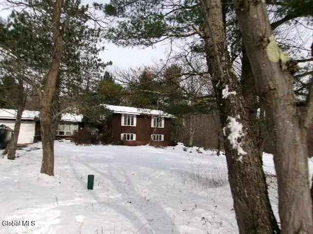 1958 Putnam Road, Rotterdam, NY 12306 - Image #2