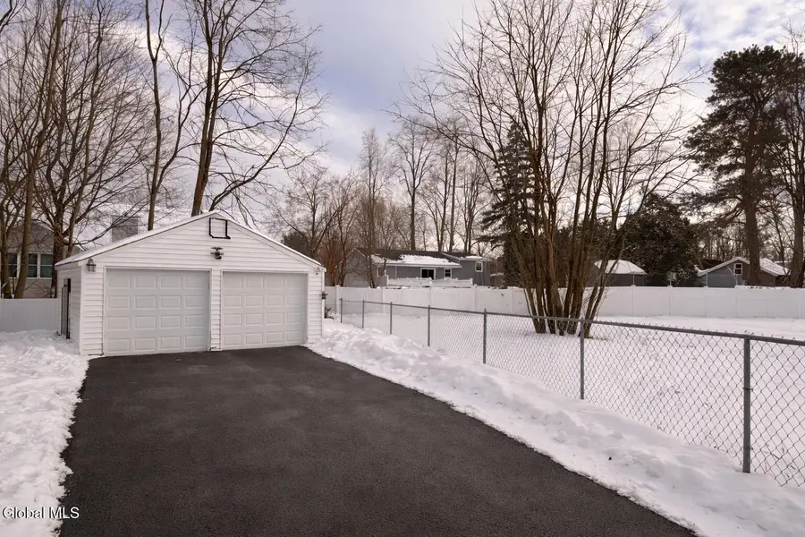 2427 3rd Avenue, Rotterdam, NY 12303 - Image #3