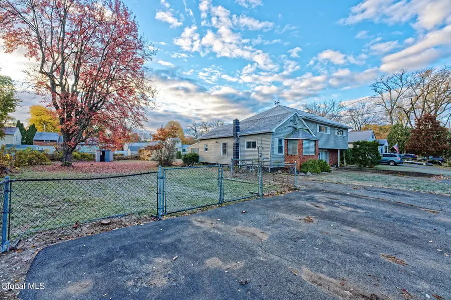 318 Chiswell Road, Schenectady, NY 12304 - #3