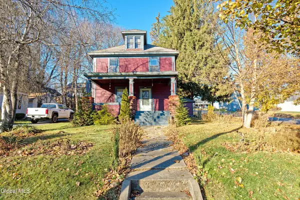 18 1st Avenue, Mayfield, NY 12117