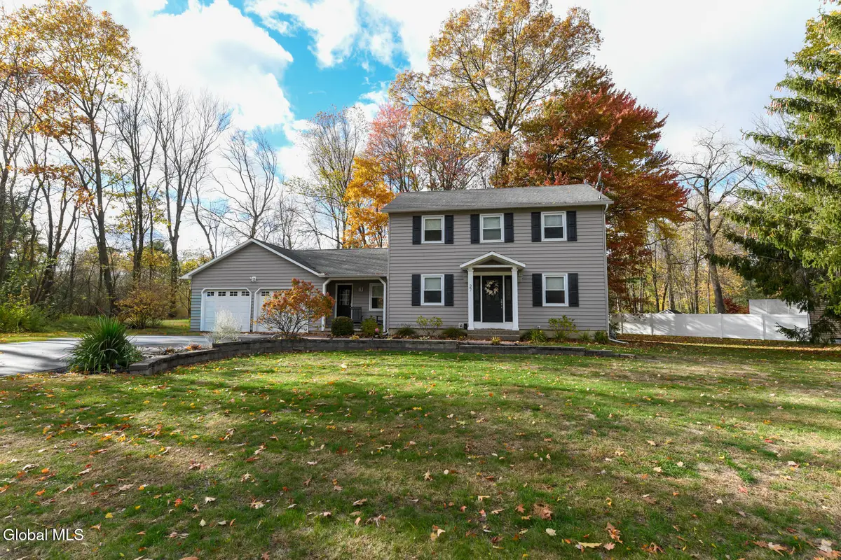 27 Wiltshire Way, Niskayuna, NY 12309 - Image #1