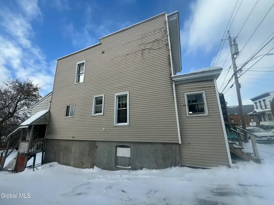 77 Grove Street, Amsterdam, NY 12010 - Image #3