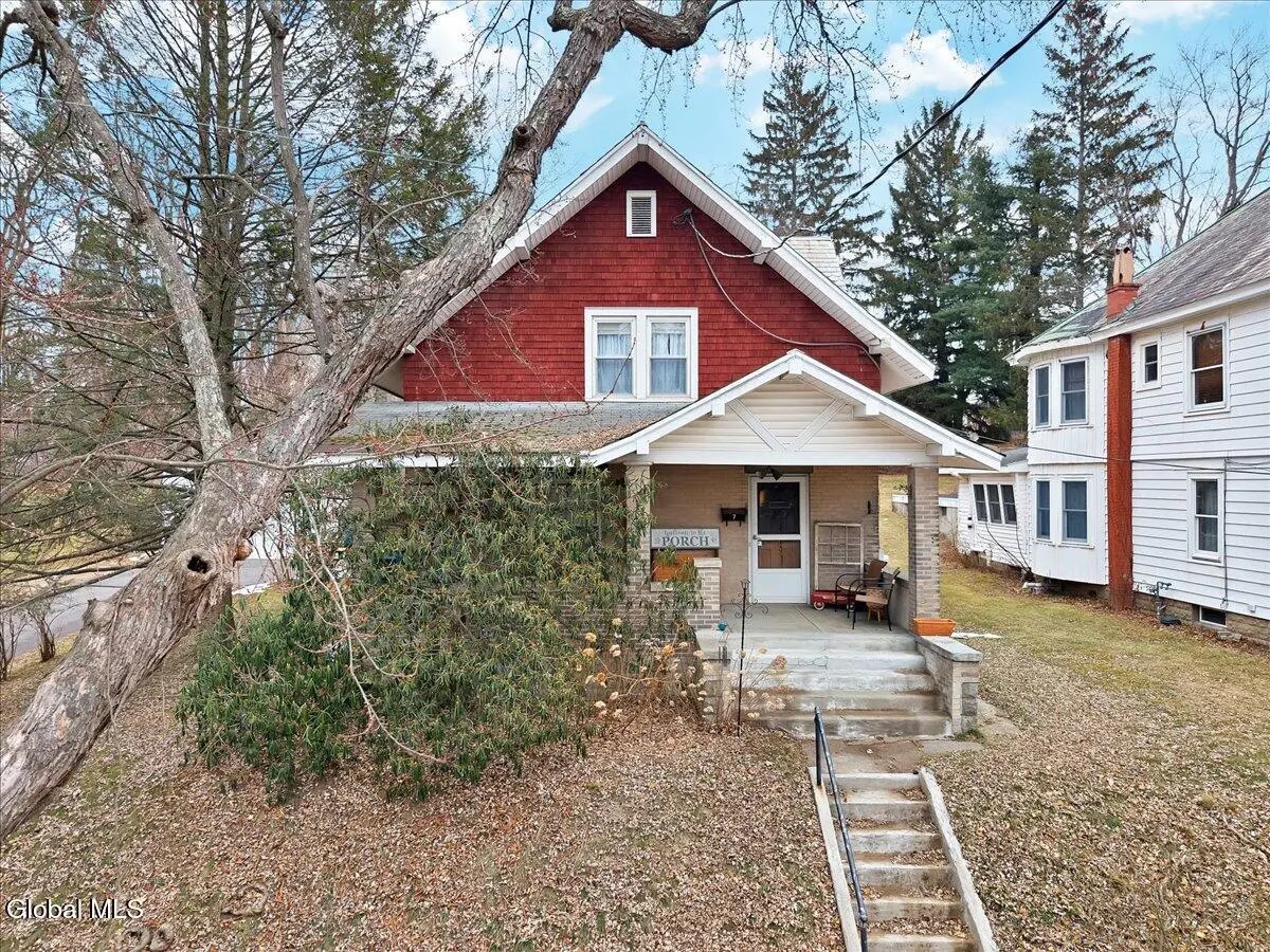 7 Mountain View Avenue, East Greenbush, NY 12061 - Image #1