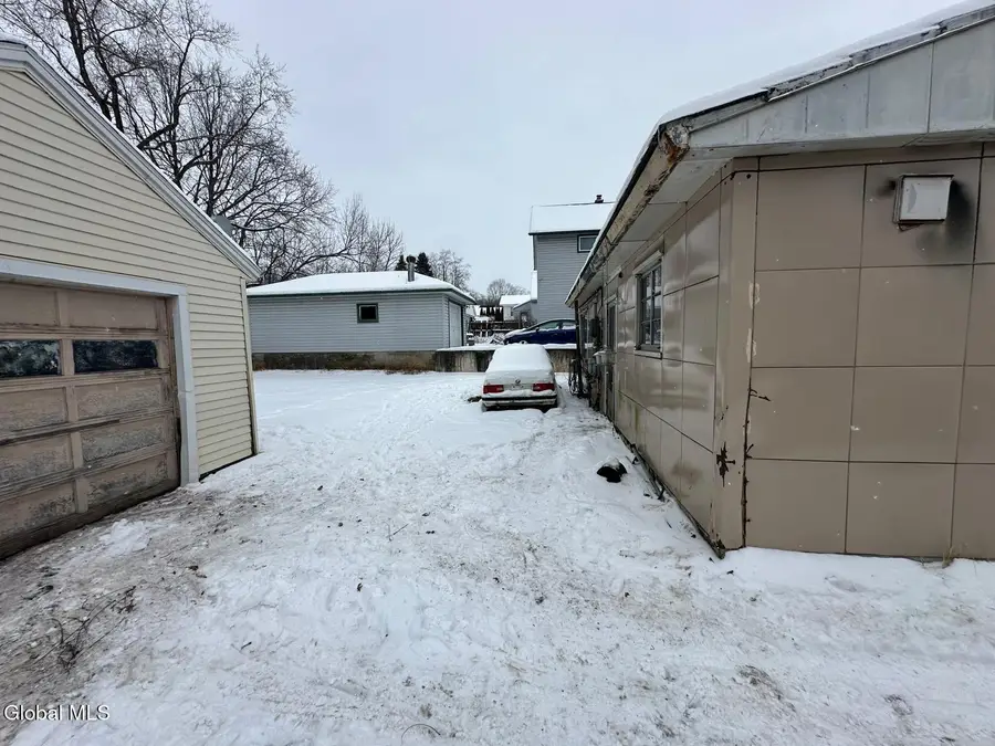 20 Henrietta Boulevard, Amsterdam, NY 12010 - Image #2