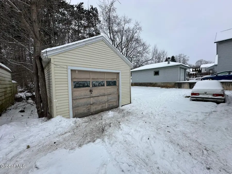 20 Henrietta Boulevard, Amsterdam, NY 12010 - Image #3