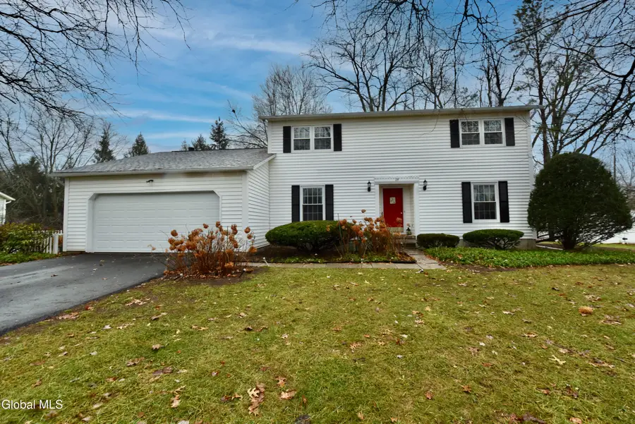 19 Ann Lee Court, Loudonville, NY 12110 - Image #3