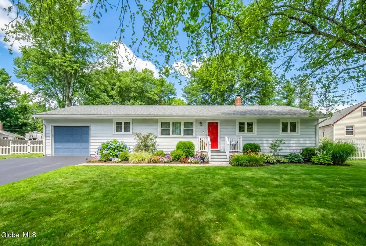 26 Birchwood Drive, Halfmoon, NY 12065 - Image #1