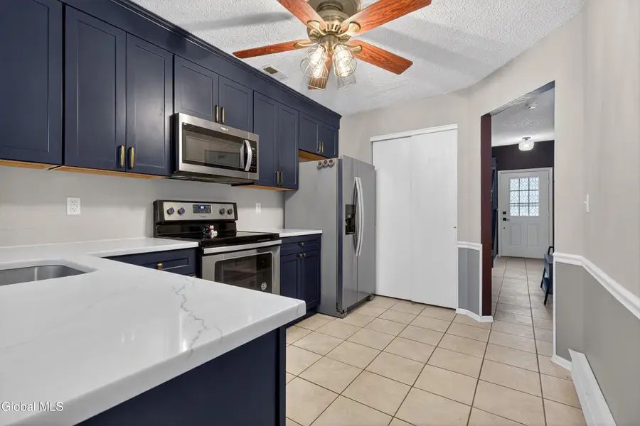 19 Tekakwitha Court, Clifton Park, NY 12065 - Image #3