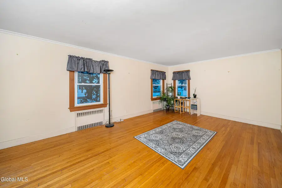 8 Providence Street, Guilderland, NY 12203 - Image #2