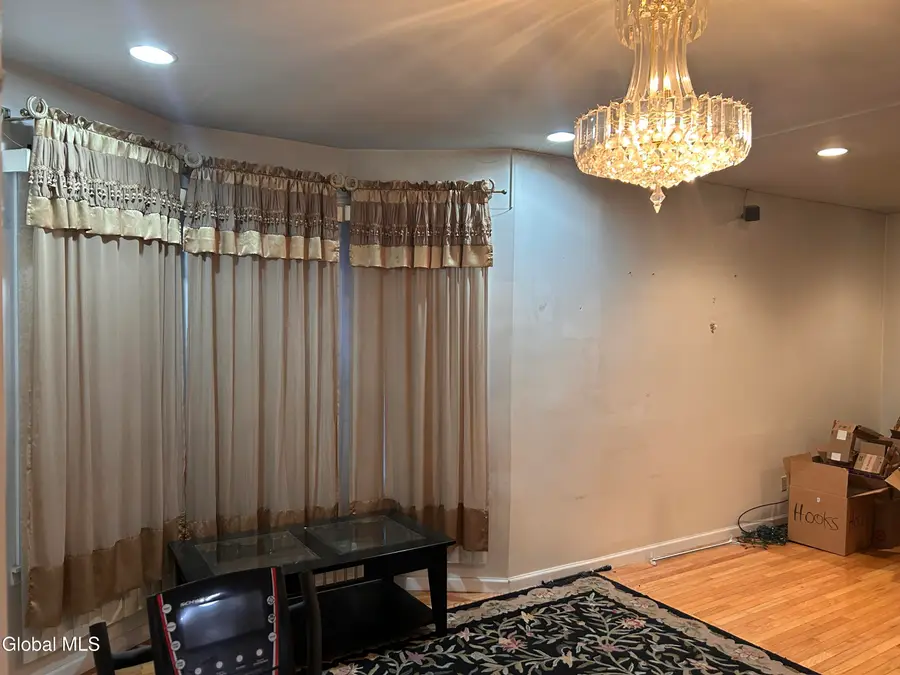 42 Kelton Avenue, Schenectady, NY 12307 - Image #3