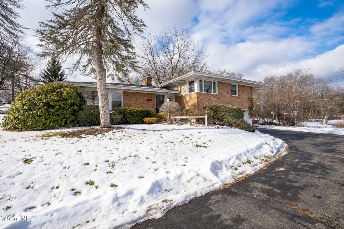 10 Campus View Drive, Loudonville, NY 12211 - Image #1
