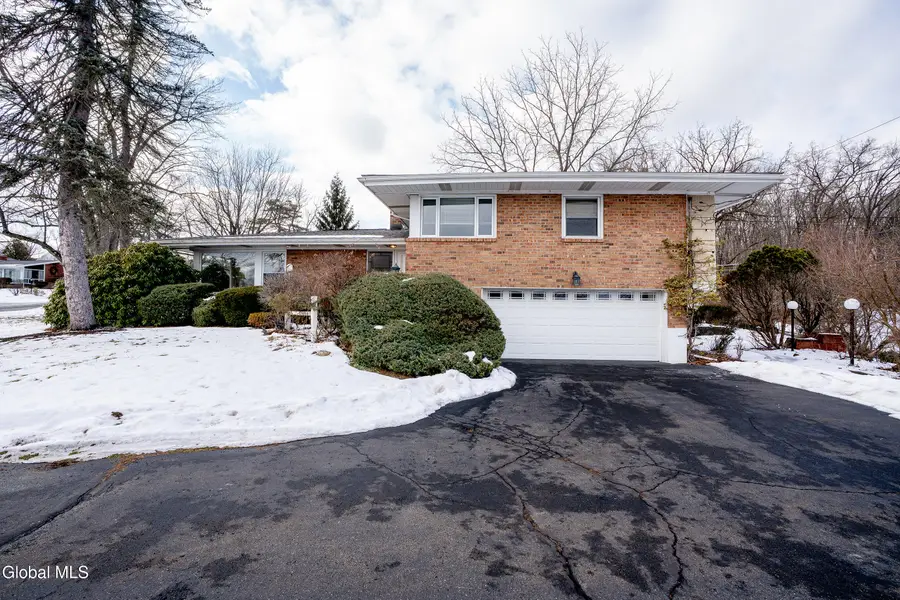 10 Campus View Drive, Loudonville, NY 12211 - Image #3