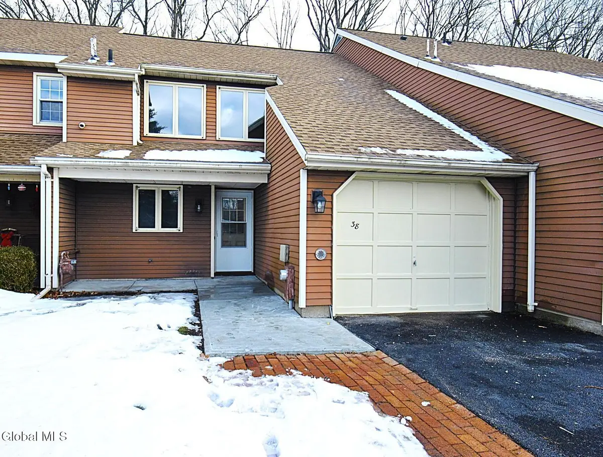 38 Commonwealth Drive, Bethlehem, NY 12077 - Image #1