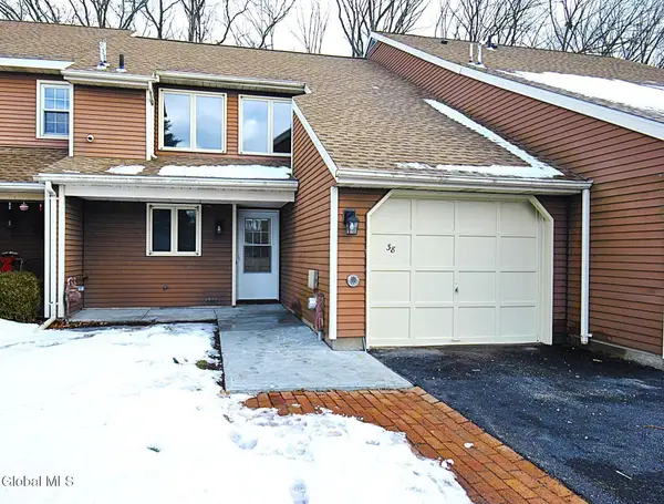 38 Commonwealth Drive, Bethlehem, NY 12077