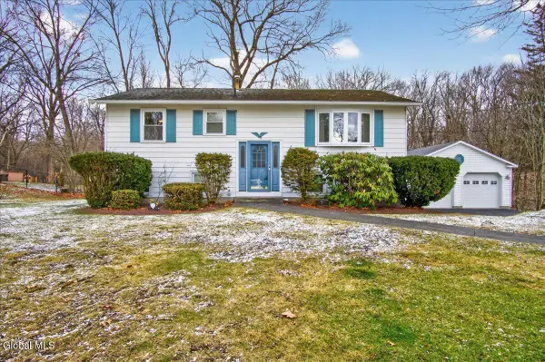 7 Bluebird Court, Waterford, NY 12188